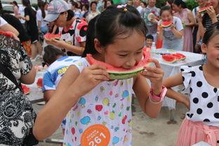 孩子吃瓜大赛,孩子吃瓜大赛欢乐上演