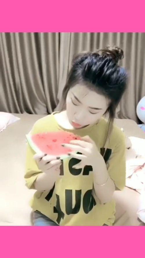 女人吃瓜搞笑,笑料连连，欢乐无限