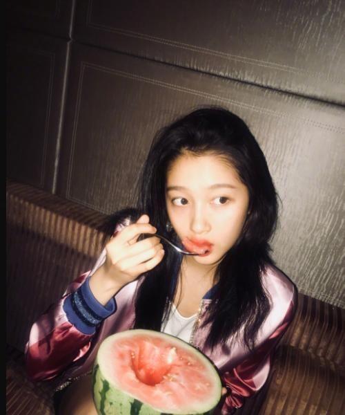 半夜叫朋友吃瓜,揭秘半夜叫朋友吃瓜的神秘魅力