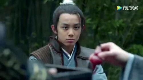 梅长苏逗飞流不让吃瓜,瓜田李下显智慧