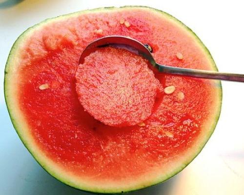 汪柴吃瓜什么寓意,揭秘娱乐圈背后的真相与寓意